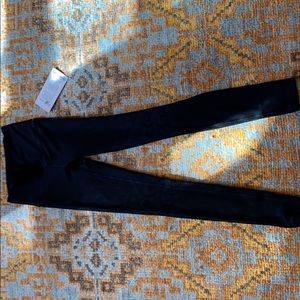 Black mapped out HR lulu lemon tights